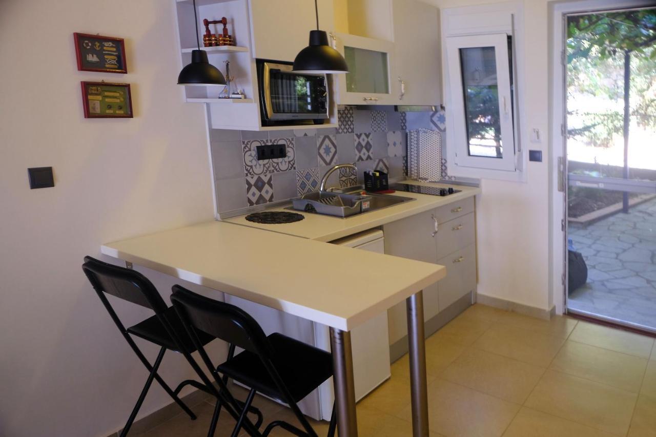 Mathesi Apartment Balcony Елія Екстер'єр фото